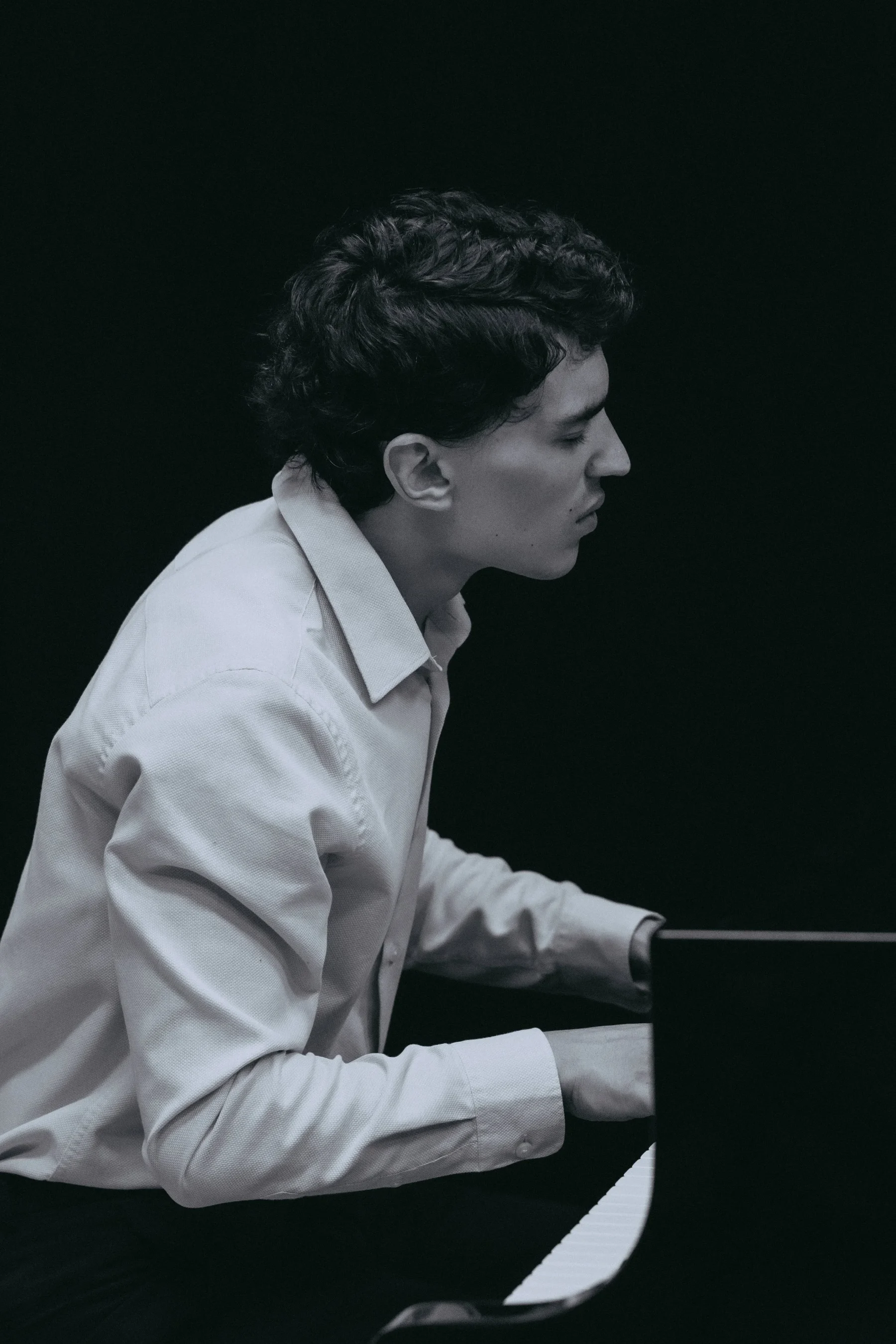 Viktor Pelepchuk at the piano